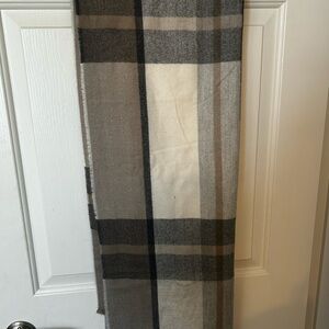 Banana Republic Factory flannel wrap / scarf